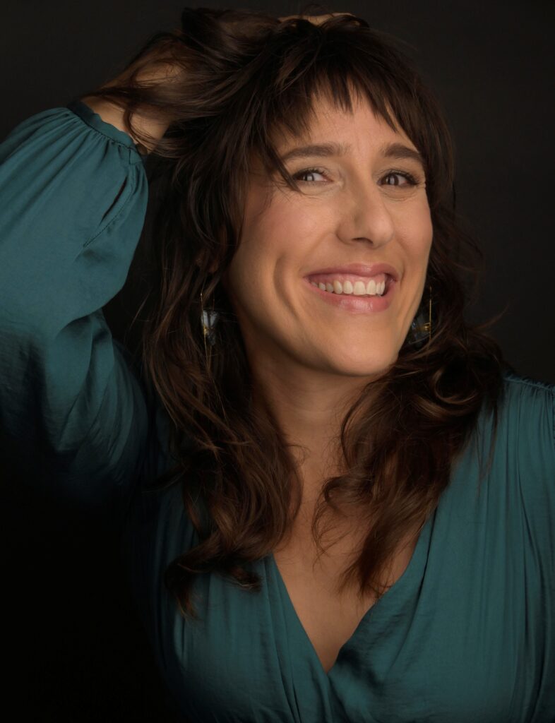 Farah Alvin HEADSHOT